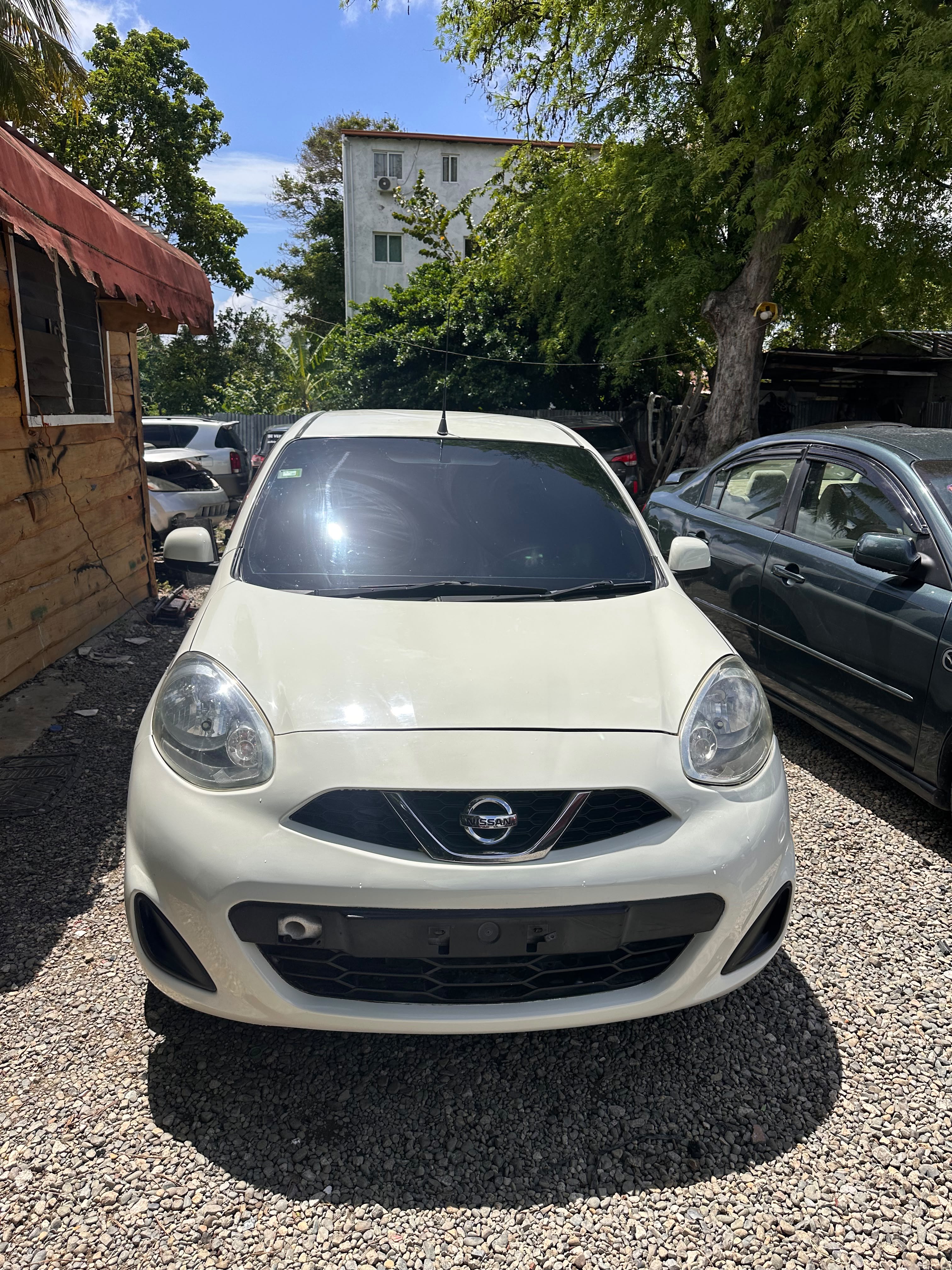 NIssan March 2014